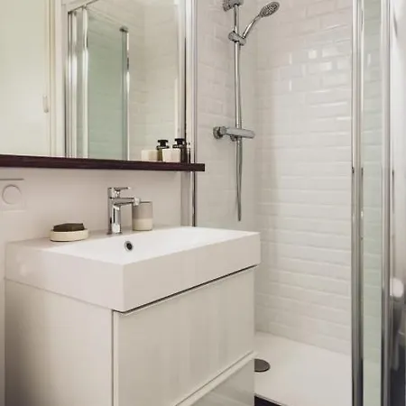 Hostnfly - Beautiful Authentic Apt With Superb View Apartment Paris